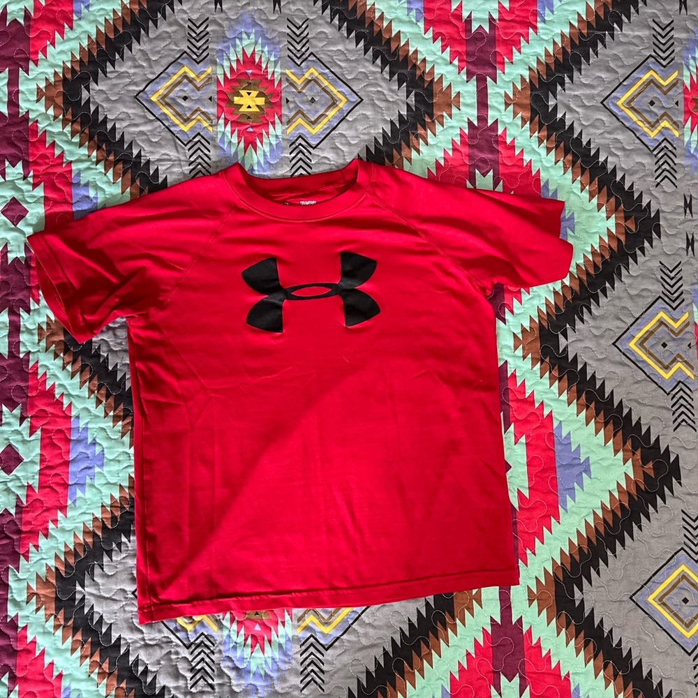 EUC- Under Armour T-shirt